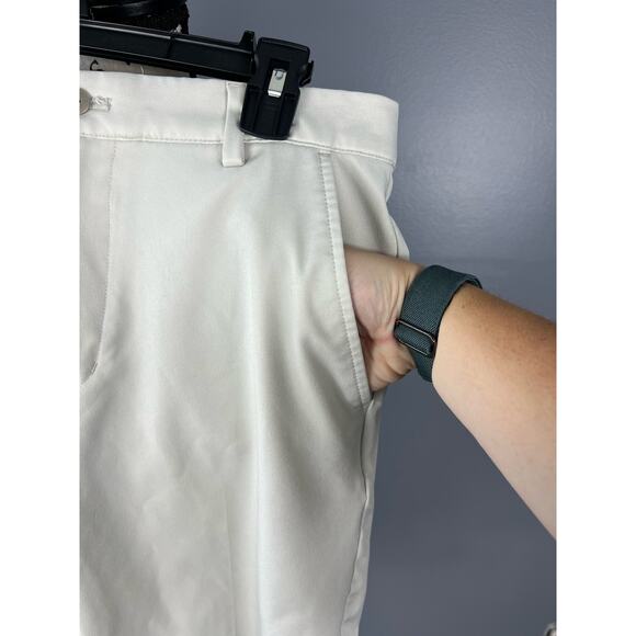 Men's Greg Norman off white Golf Shorts with pockets - Picture 10 of 11